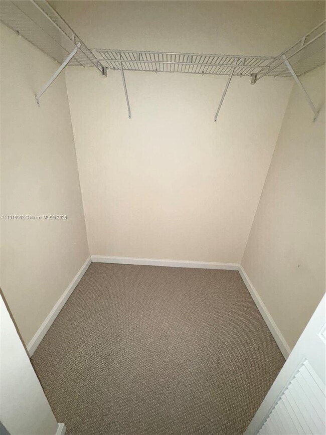 Building Photo - 19501 W Country Club Dr