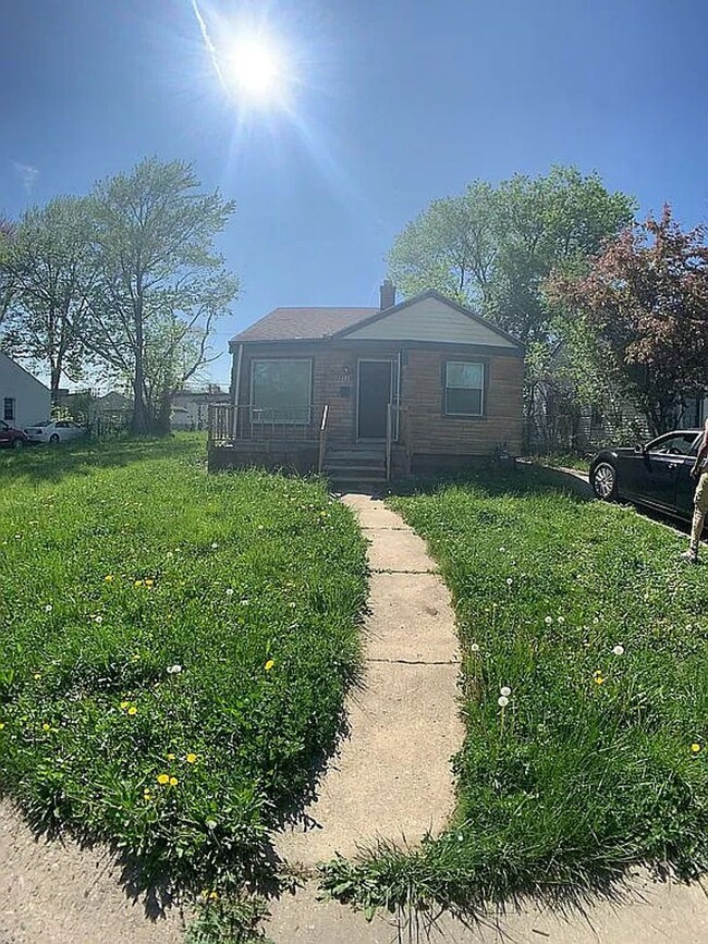 Primary Photo - Beautifully Remodeled Home with New Window...