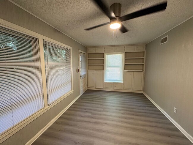 Building Photo - 3500 Sturgis Ln