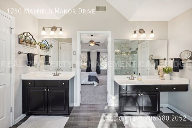 Building Photo - 1250 Mayfield Manor Dr