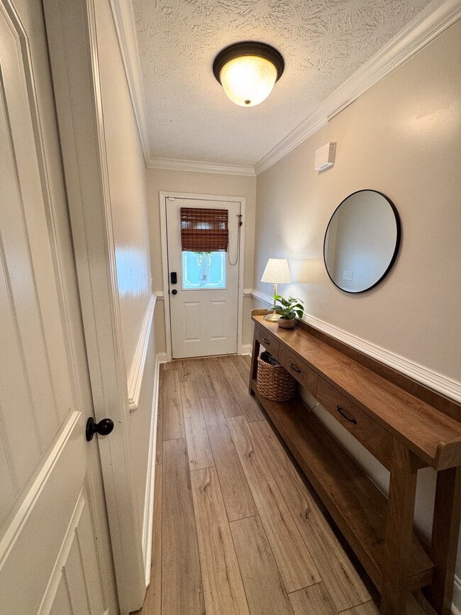 Building Photo - 127 Lee Rd 2181