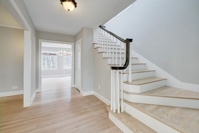 Building Photo - 3605 Plumb St