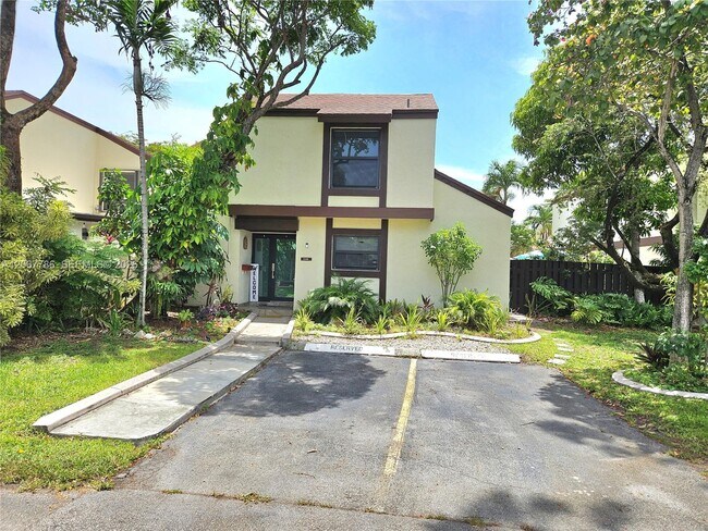 Building Photo - 540 NW 99th Pl
