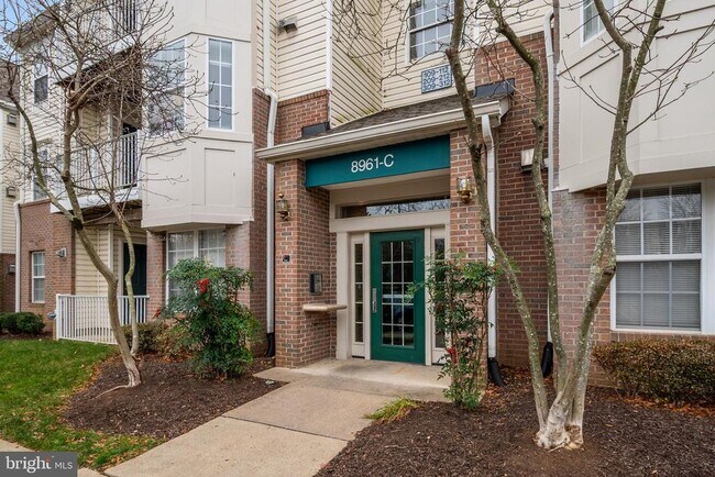 Building Photo - 8961 Town Center Cir