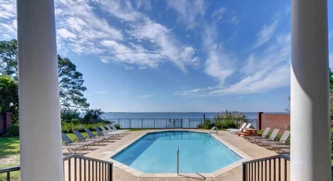 Building Photo - 9047 Orlando Ave