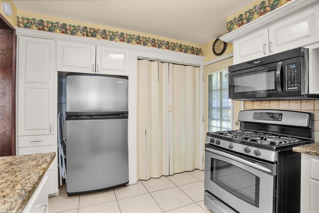 Building Photo - 1102 Mosher Ln