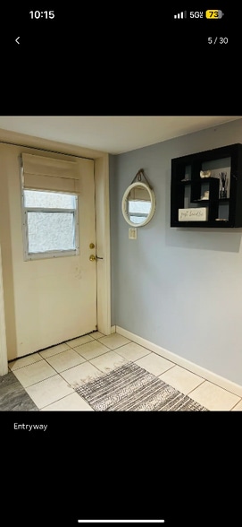 Building Photo - 2 Wood Path