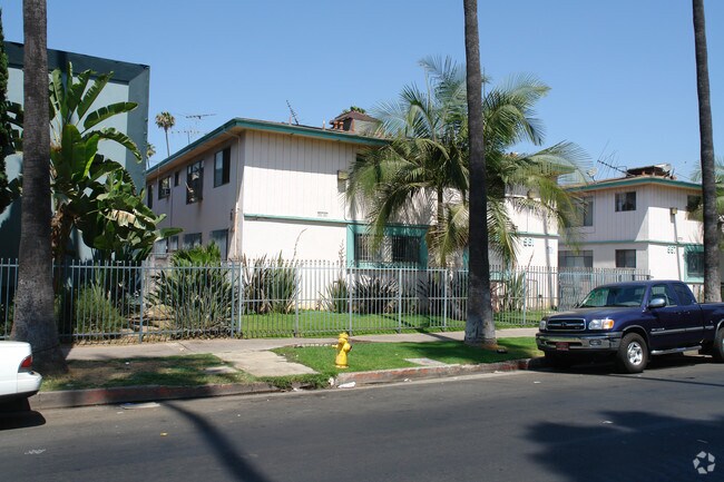 Building Photo - 957-961 S Westmoreland Ave