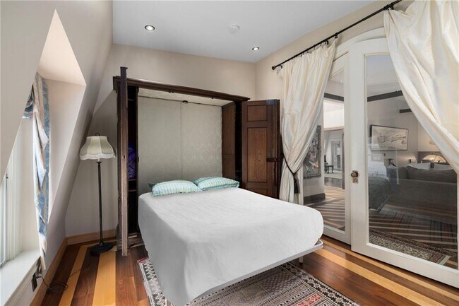 Building Photo - 60 Old Beach Rd