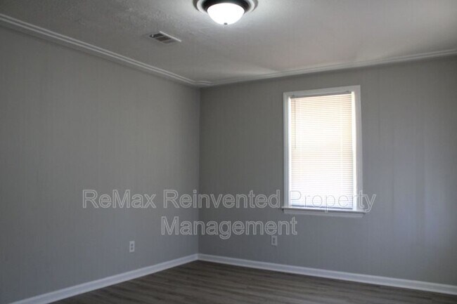 Building Photo - 1510 Koger St