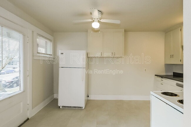 Building Photo - 1301-1311 6th Avenue