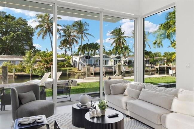 Building Photo - 2217 NE 17th Terrace
