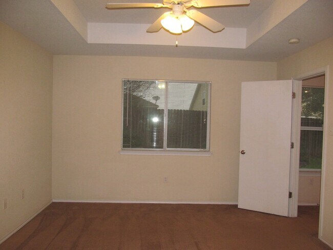 Building Photo - 7708 Hawthorn