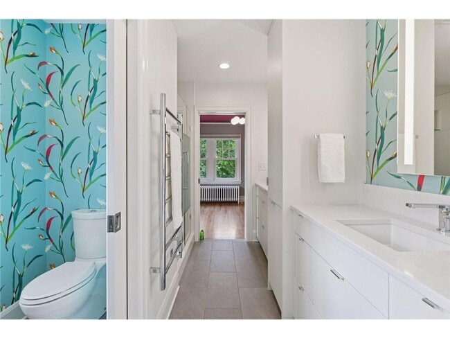 Building Photo - 3933 Zenith Ave S