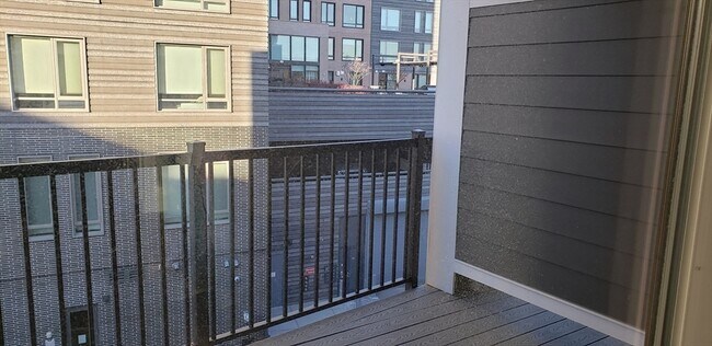 Building Photo - 50 Hichborn St