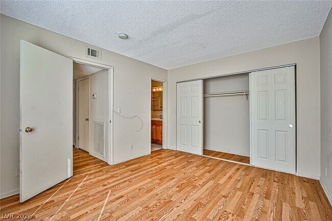 Building Photo - 4340 Gannet Cir