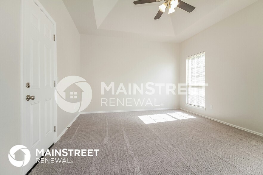 Building Photo - 2660 Clarke St