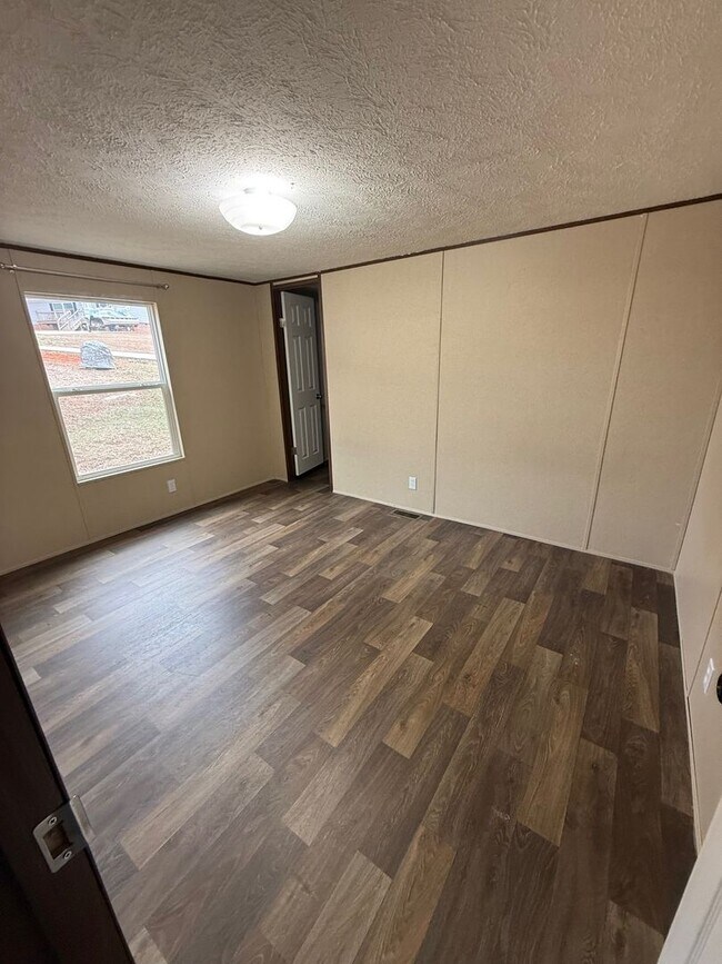 Building Photo - Doublewide Home For Rent in Iron Station NC with 4 Bedrooms, 2 Baths