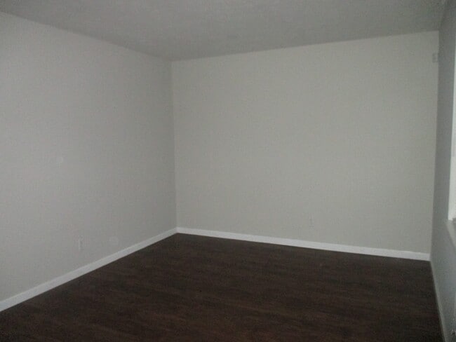 Building Photo - 3 Bedroom home in Sherwood Forest - VOUCHE...