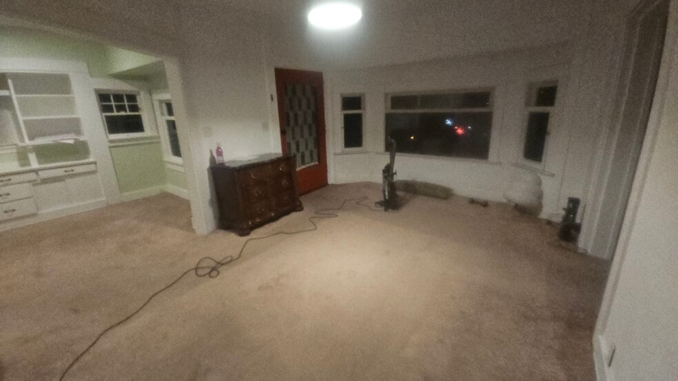 Building Photo - 314 W Ave 43