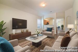 Building Photo - 10374 Oakwood Crest