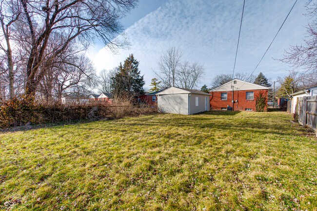 Building Photo - 315 S Webster Ave