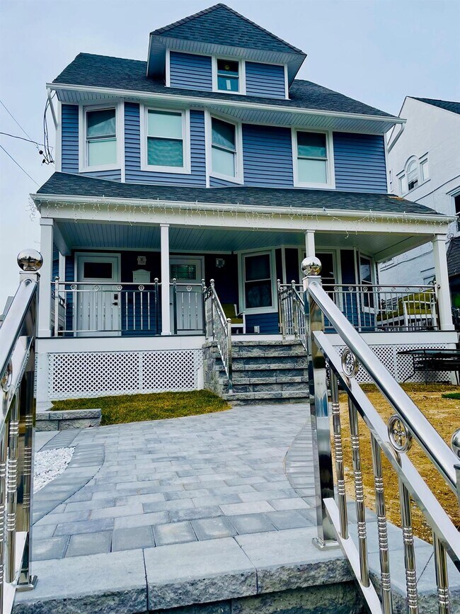 Primary Photo - 37 Colonial Pl
