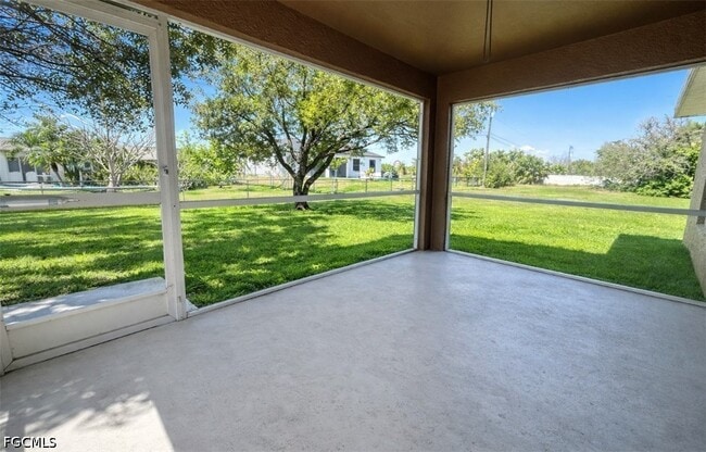 Building Photo - 2010 NE 13th Pl