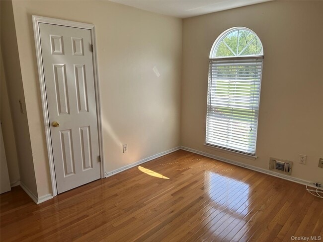 Building Photo - 202 Homestead Village Dr