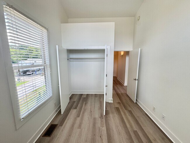 Building Photo - 3 Bed, 2.5 Bath Home w/ 2 Vehicle Carport and Fenced Backyard