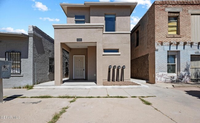Primary Photo - 916 St Vrain St