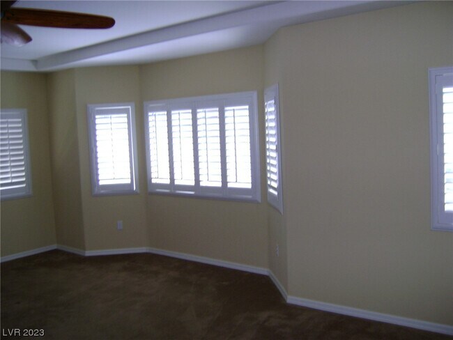 Building Photo - 925 Hickory Park St
