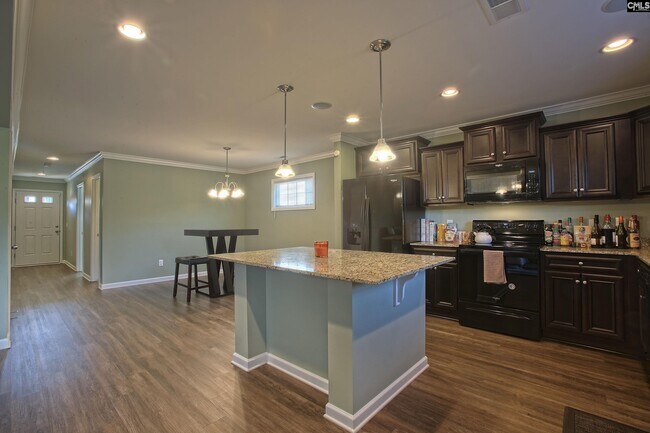 Building Photo - 649 Teaberry Dr