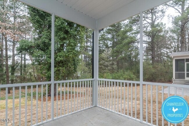 Building Photo - 2528 Reynolds Dr