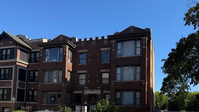 Primary Photo - 6737 S East End Ave