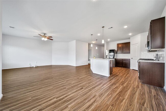 Building Photo - 20975 New Proper Dr