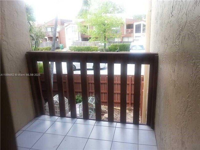 Building Photo - 6924 SW 114th Pl