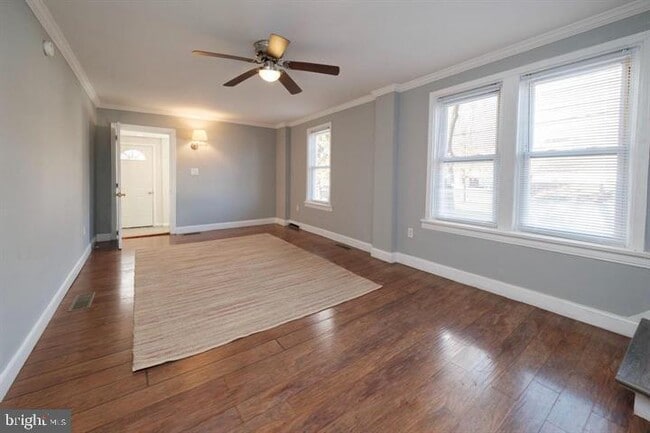 Building Photo - 607 West Lawn Ave