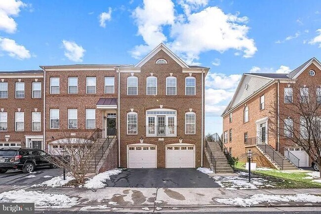 Building Photo - 24689 Siltstone Square