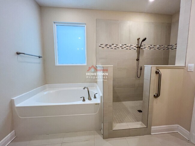 Building Photo - Charming Custom-Built Home with Bonus Room...