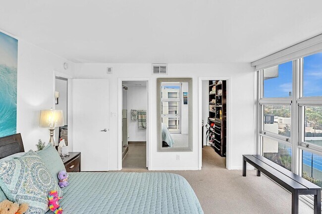 Building Photo - 525 N Ocean Blvd