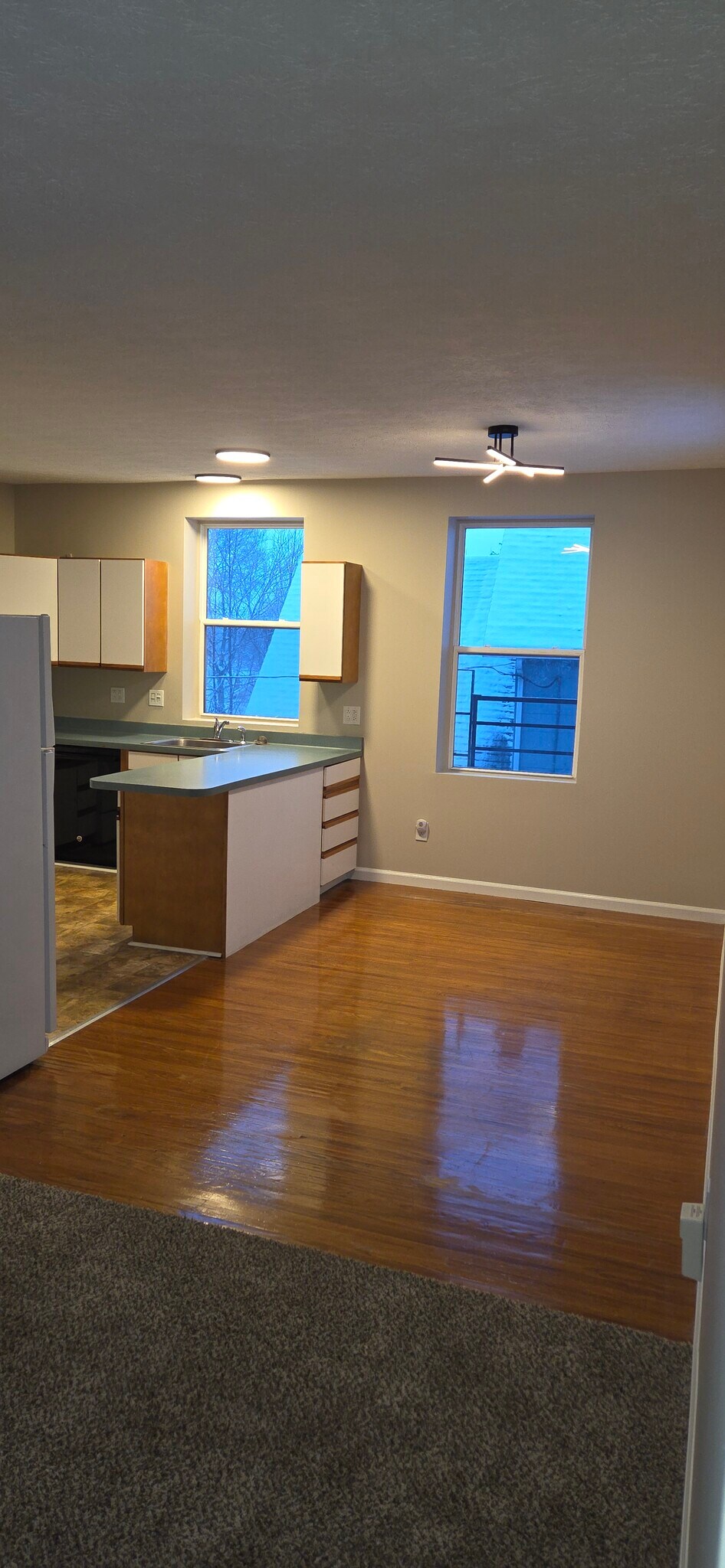 Building Photo - 484 Merchants Rd