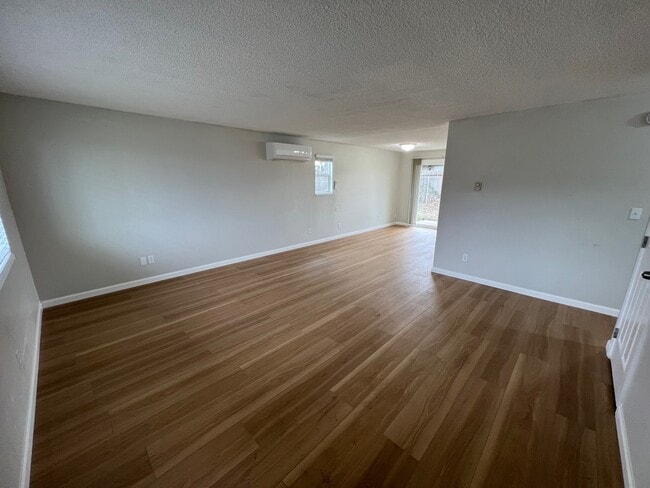 Building Photo - 3100 Juanipero Way