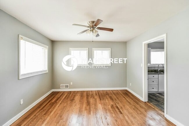 Building Photo - 3 Bedroom Pet-Friendly Home in Birmingham,...