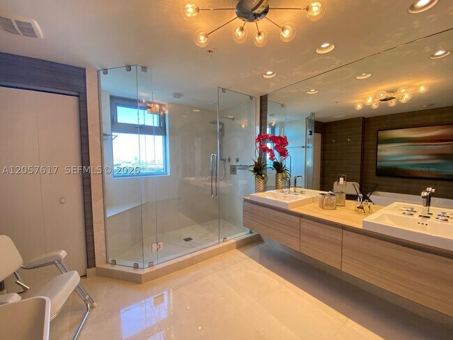 Building Photo - 17301 Biscayne Blvd