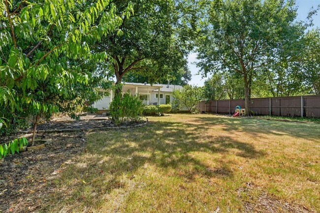 Building Photo - 8515 Midway Rd