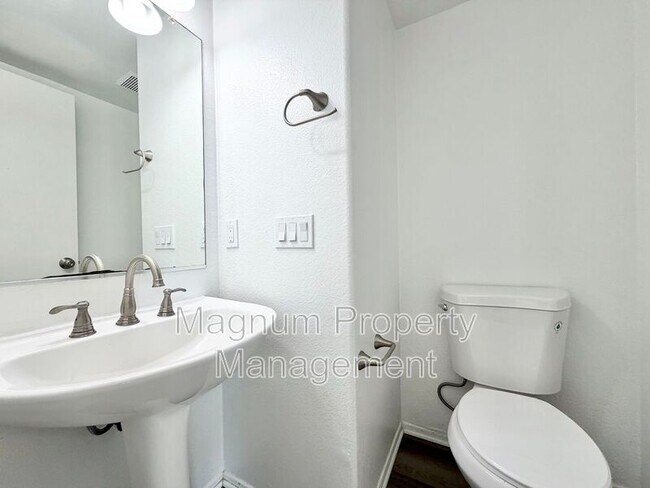 Building Photo - 43391 Calle Morita