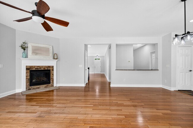 Building Photo - 4007 Jockey Club Circle