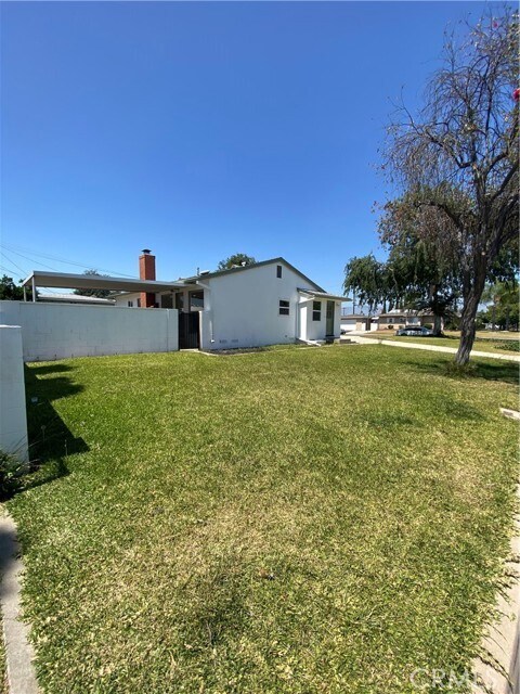 Building Photo - 2310 W Ituni St