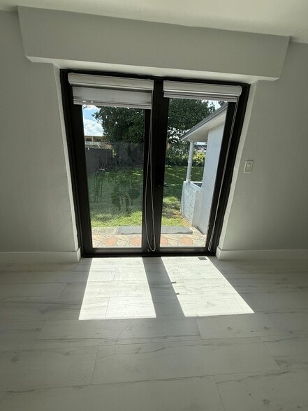 Building Photo - 7142 SW 22nd St